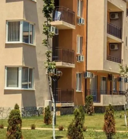 公寓 Apartments *